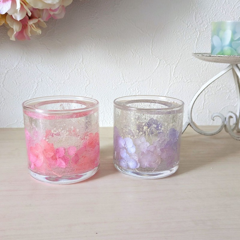 グラスの中に火を灯すことができるランタンキャンドル