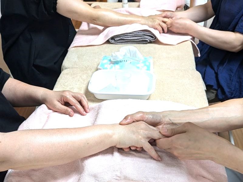 出張アロマハンド講座
